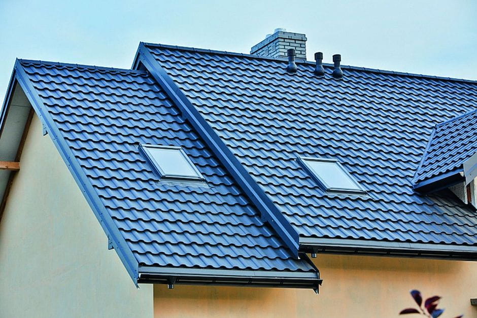 Дом с металлочерепицей