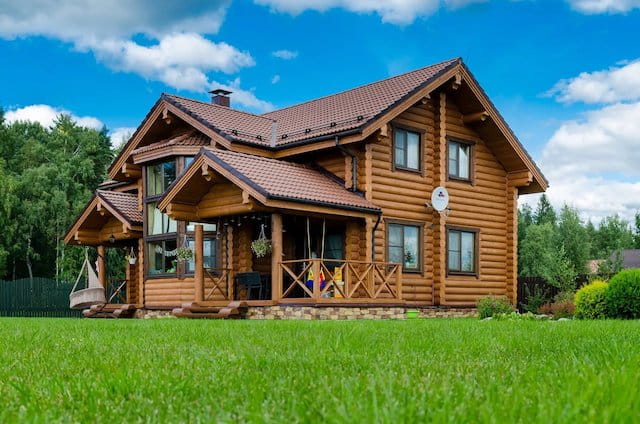 Дом из оцилиндрованного бревна