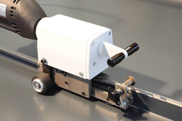 Электрическая фальцезакаточная машина