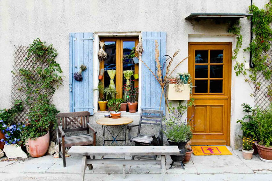 Ставни и двери в стиле прованс