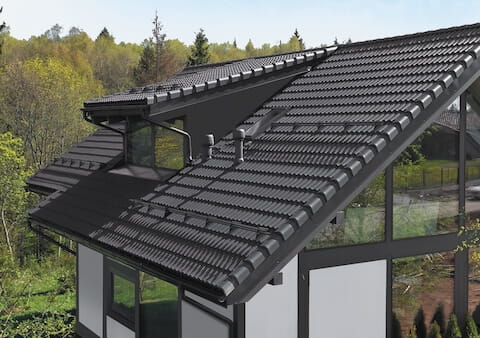 Мелкий ремонт крыши: замена одной-двух черепиц без разбора ската